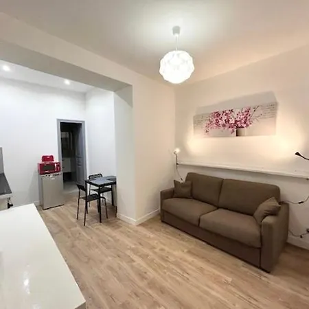 Au Coeur Du Vieux Nice, Superbe Refait A Neuf نيس