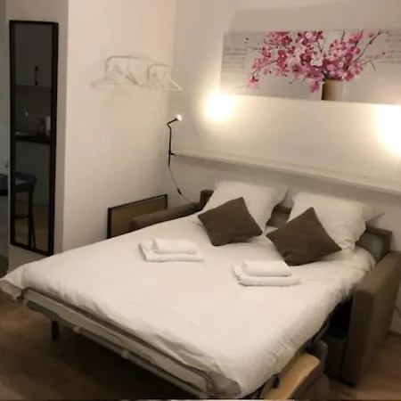 Au Coeur Du Vieux Nice, Superbe Refait A Neuf * نيس