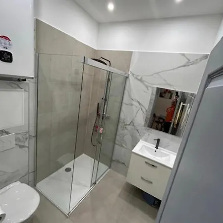 Au Coeur Du Vieux Nice, Superbe Refait A Neuf