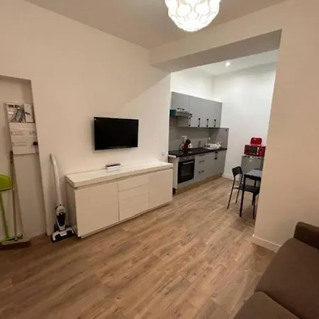 Au Coeur Du Vieux Nice, Superbe Refait A Neuf Apartment Nice