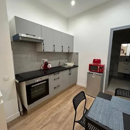Au Coeur Du Vieux Nice, Superbe Refait A Neuf Apartment