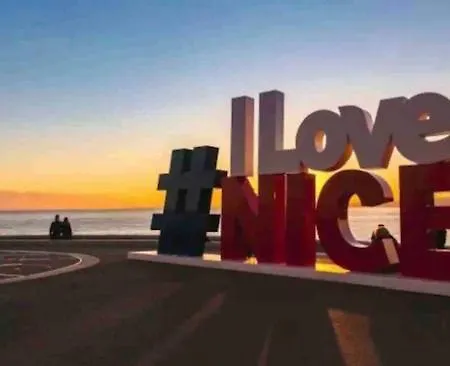 Au Coeur Du Vieux Nice, Superbe Refait A Neuf